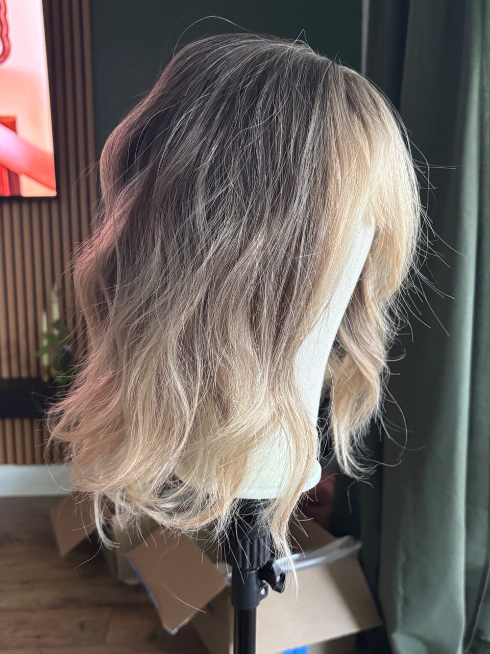 Brady- Short Wavy Synthetic Wig with Face-Framing Bangs - Ash Blonde - Picture 3 of 6